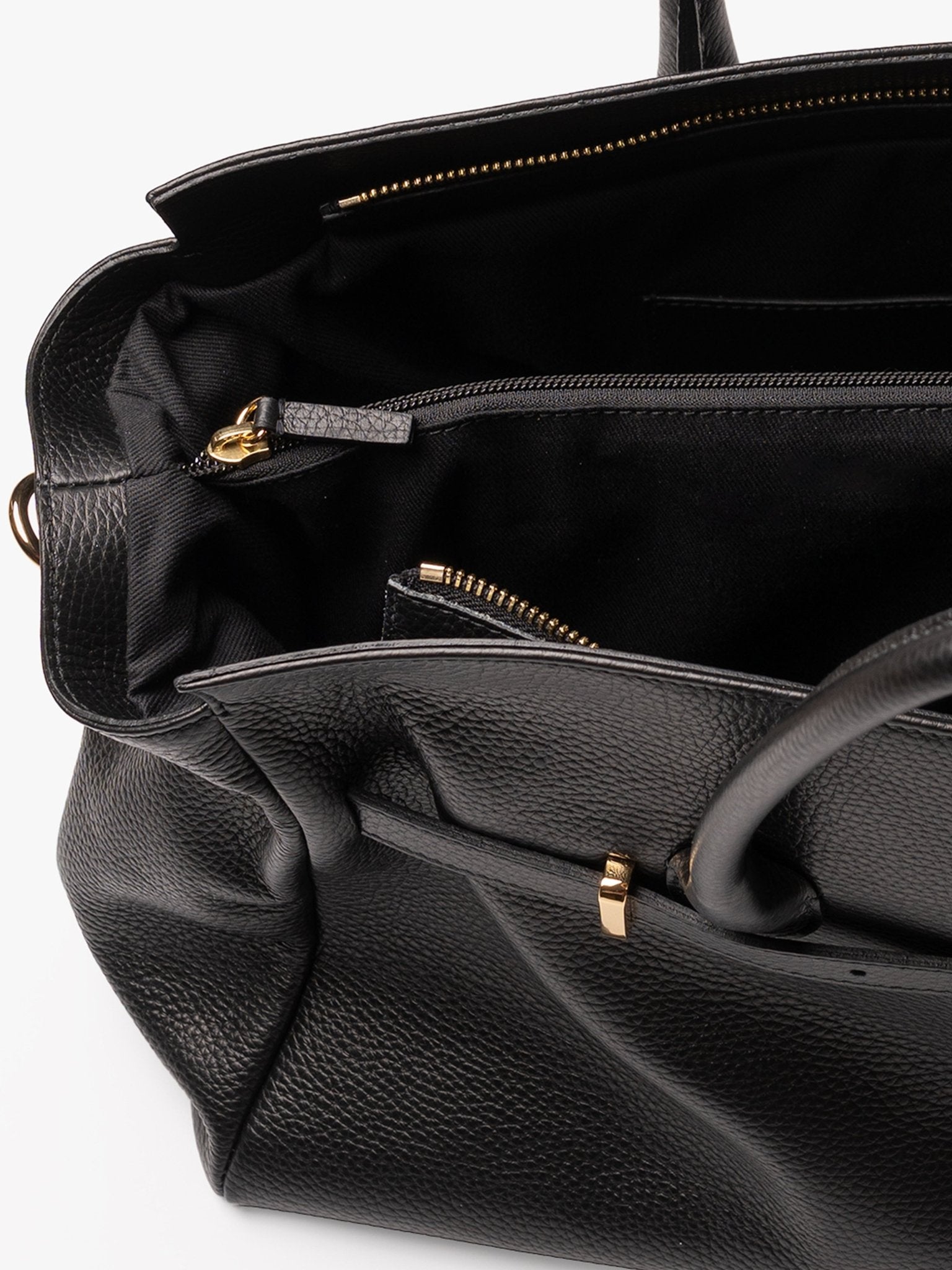 BELLUCCI in Pelle Nera