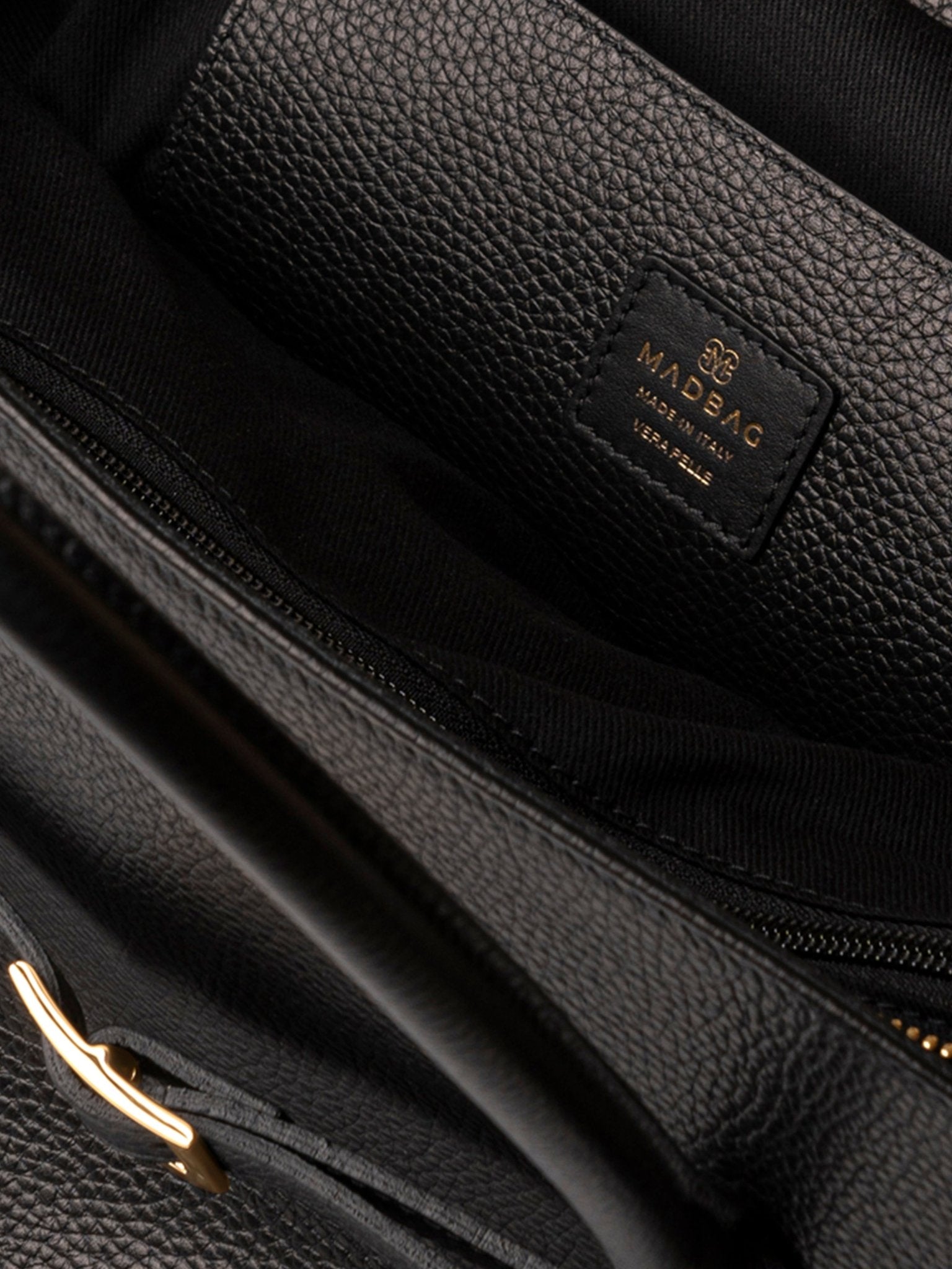 BELLUCCI in Pelle Nera