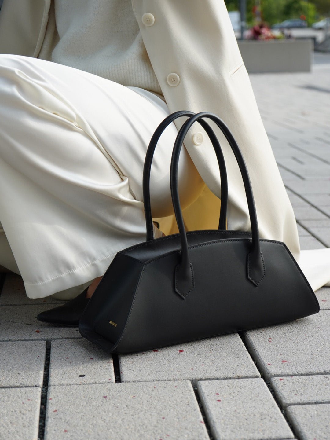 BASSOTTO in Pelle Black_INDOSSATA3