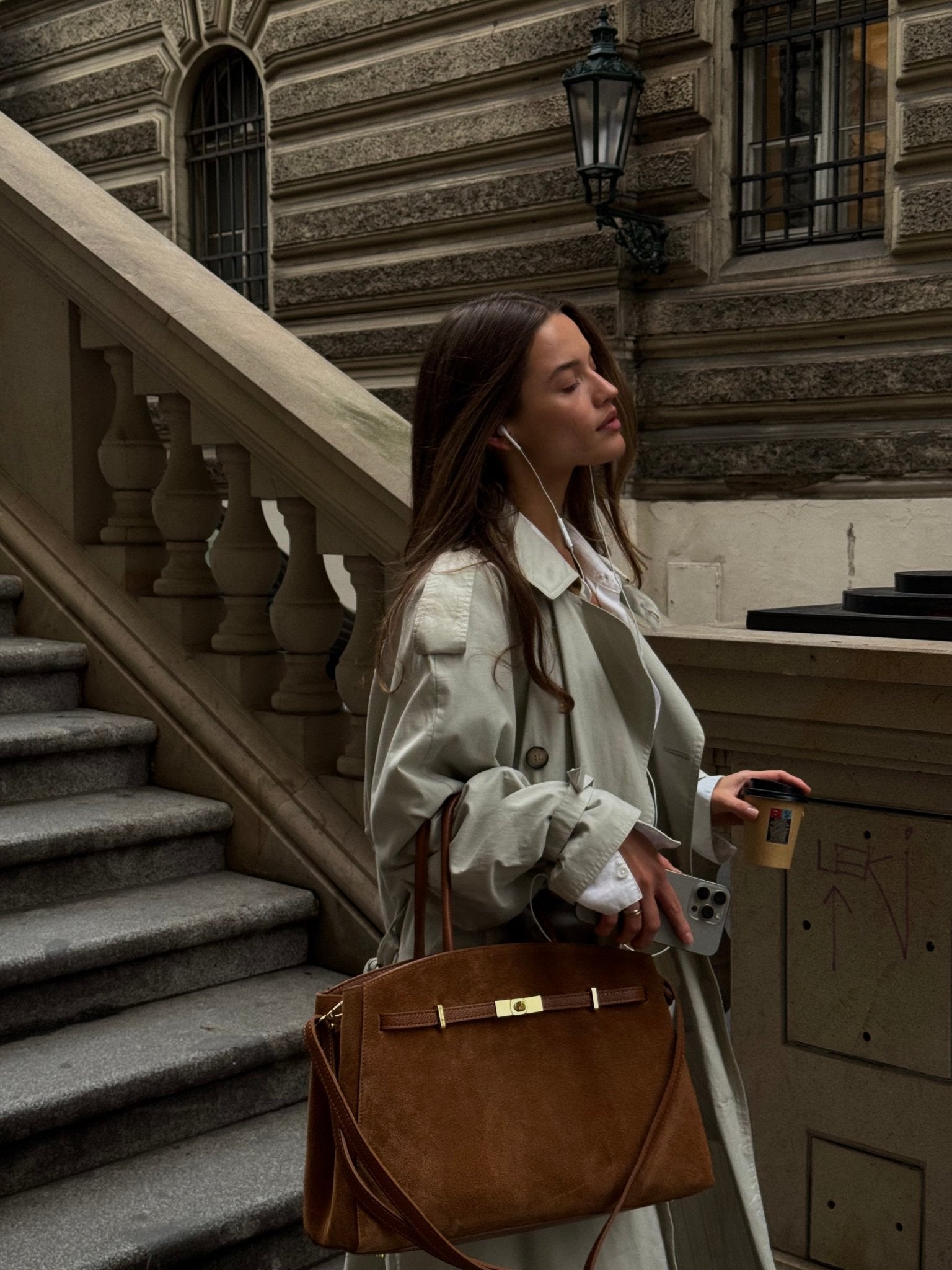 TOTE DIVA in Suede Camel