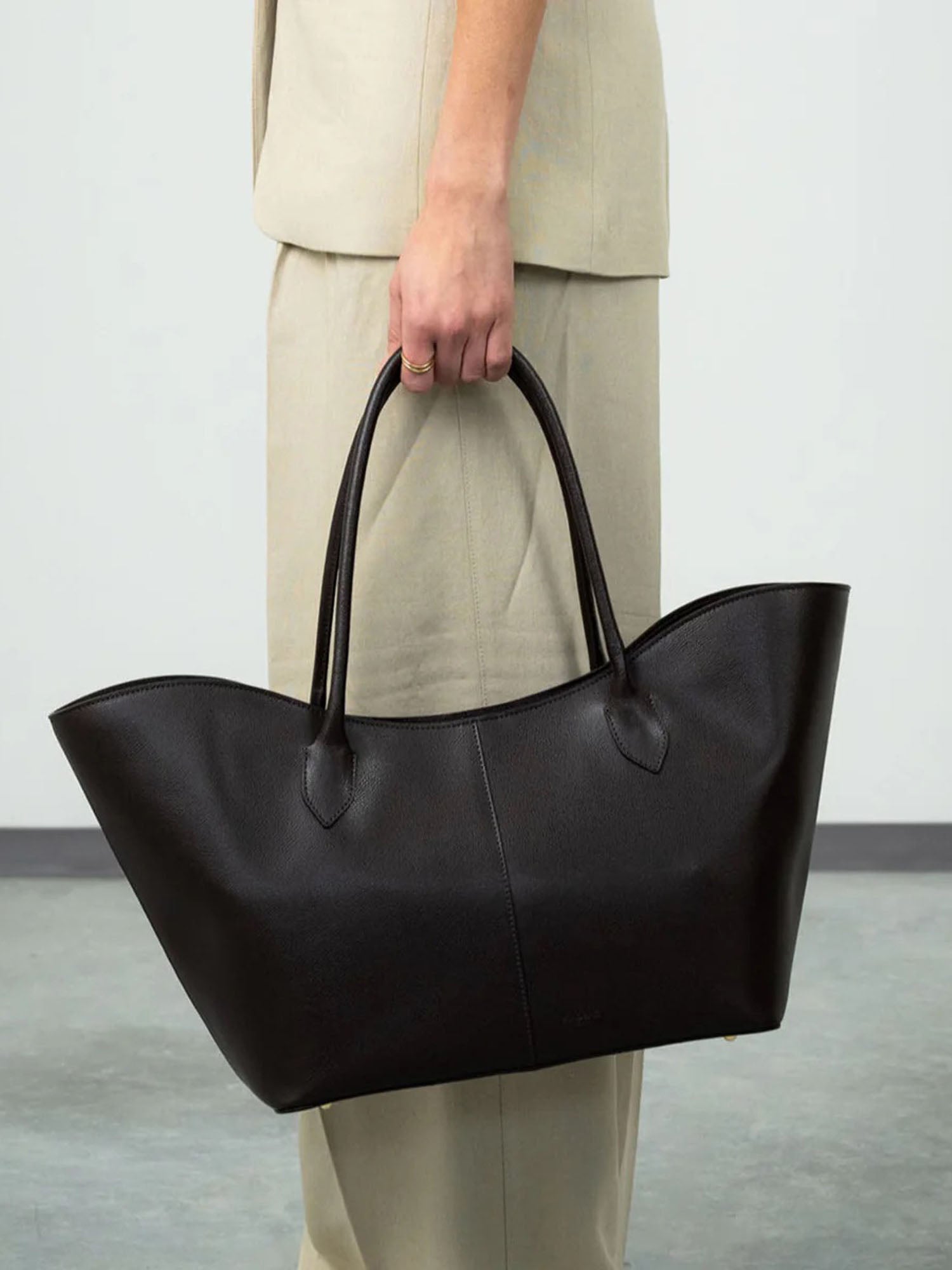 LOREN in Pelle Saffiano Deep Brown - MADBAG® STORE OFFICIAL | Borse Di Lusso Artigianali 100% Made In Italy