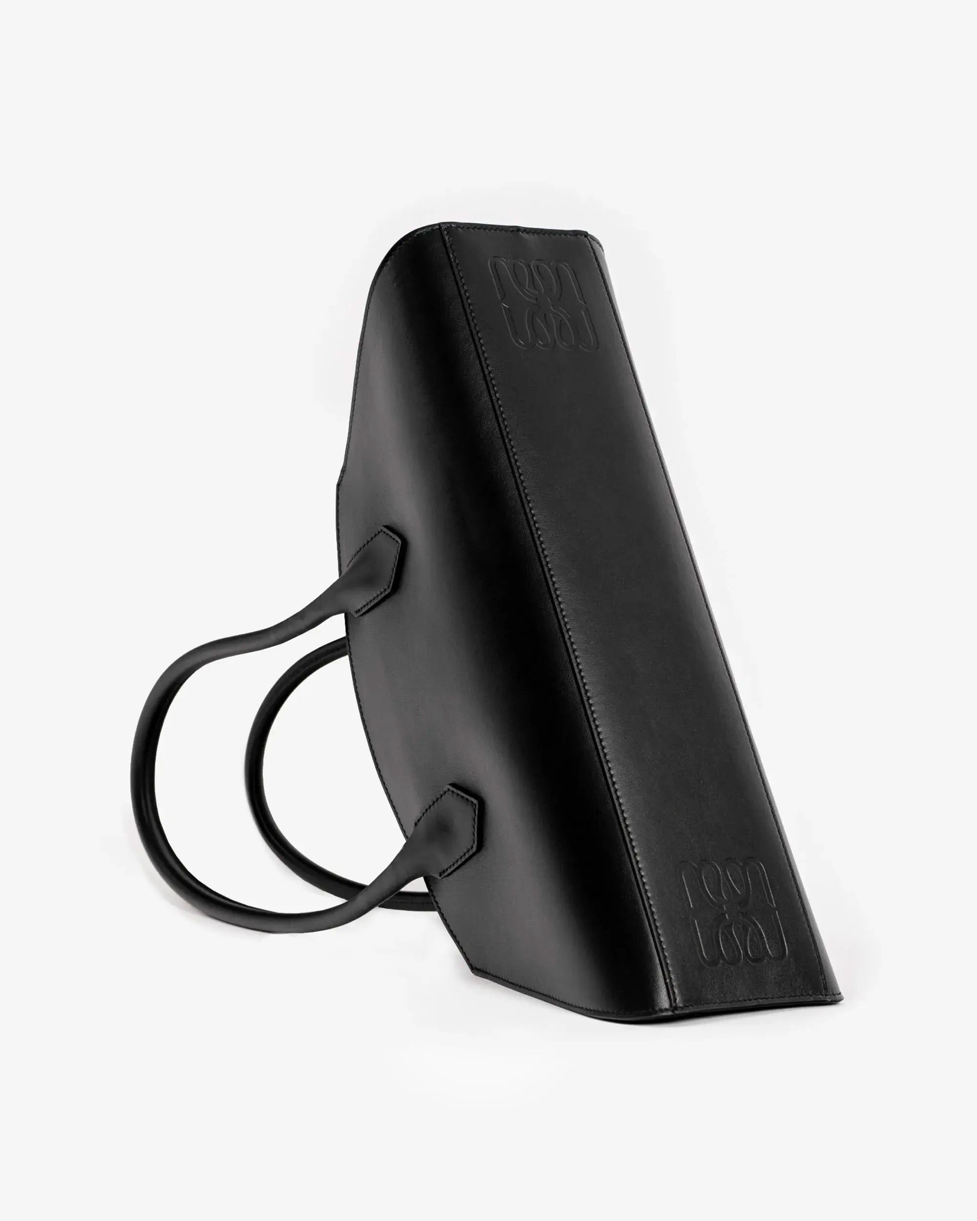 BASSOTTO en Piel Negro – Edición Refinada