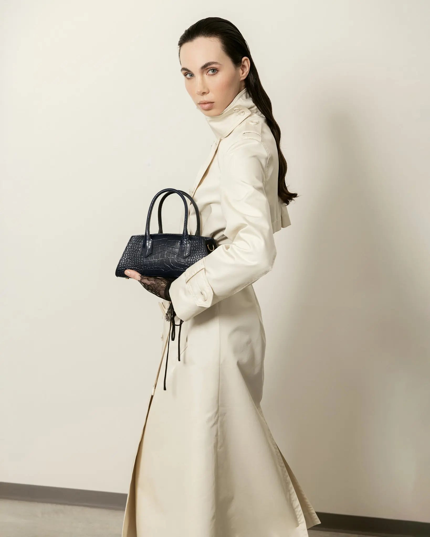 MADBAG Small Bassotto blue croc leather handbag profile view