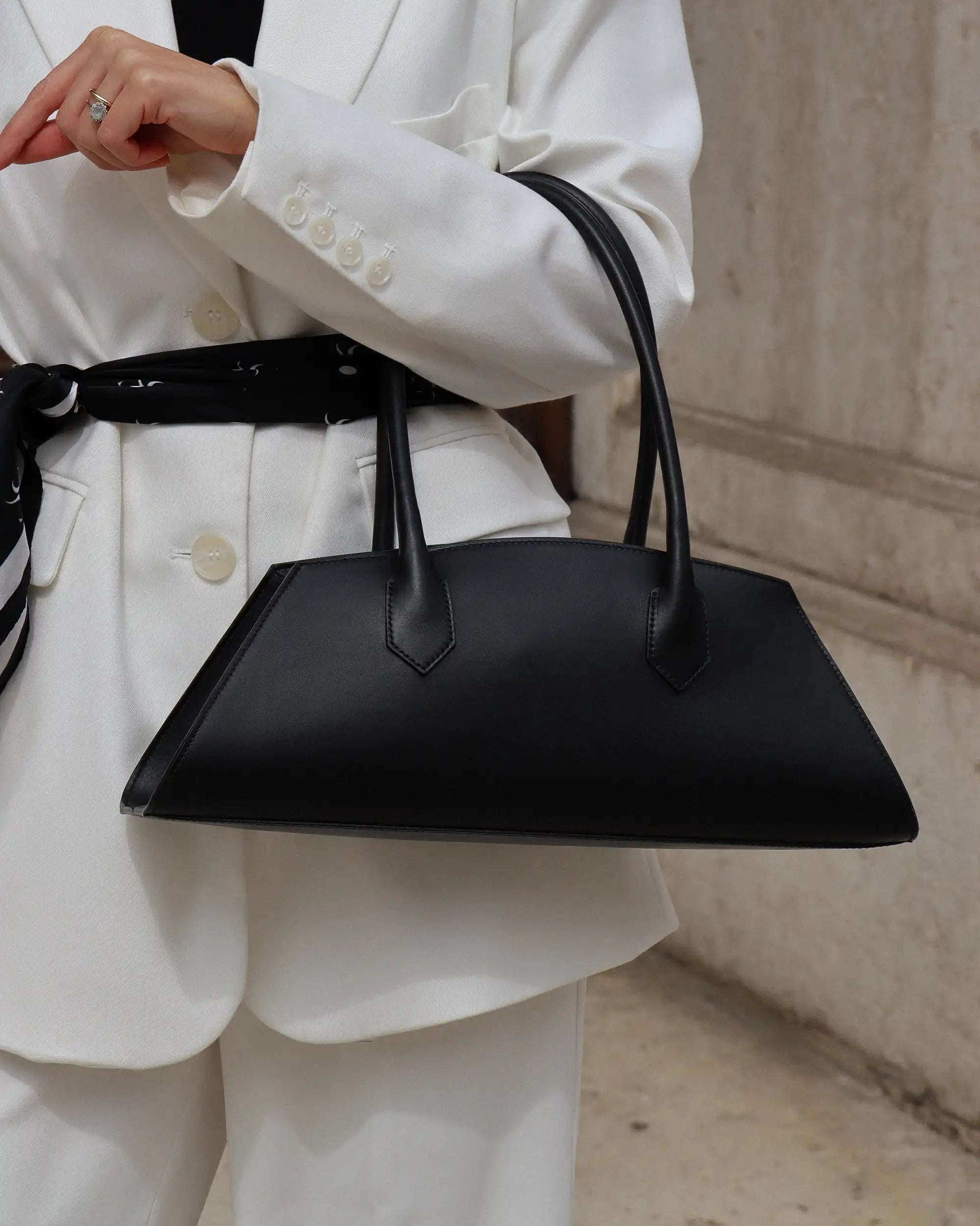 BASSOTTO in Pelle Black – Refined Edition
