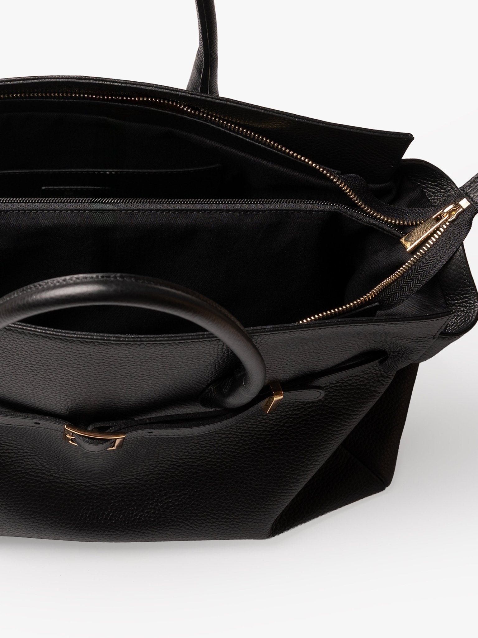 BELLUCCI in Pelle Nera