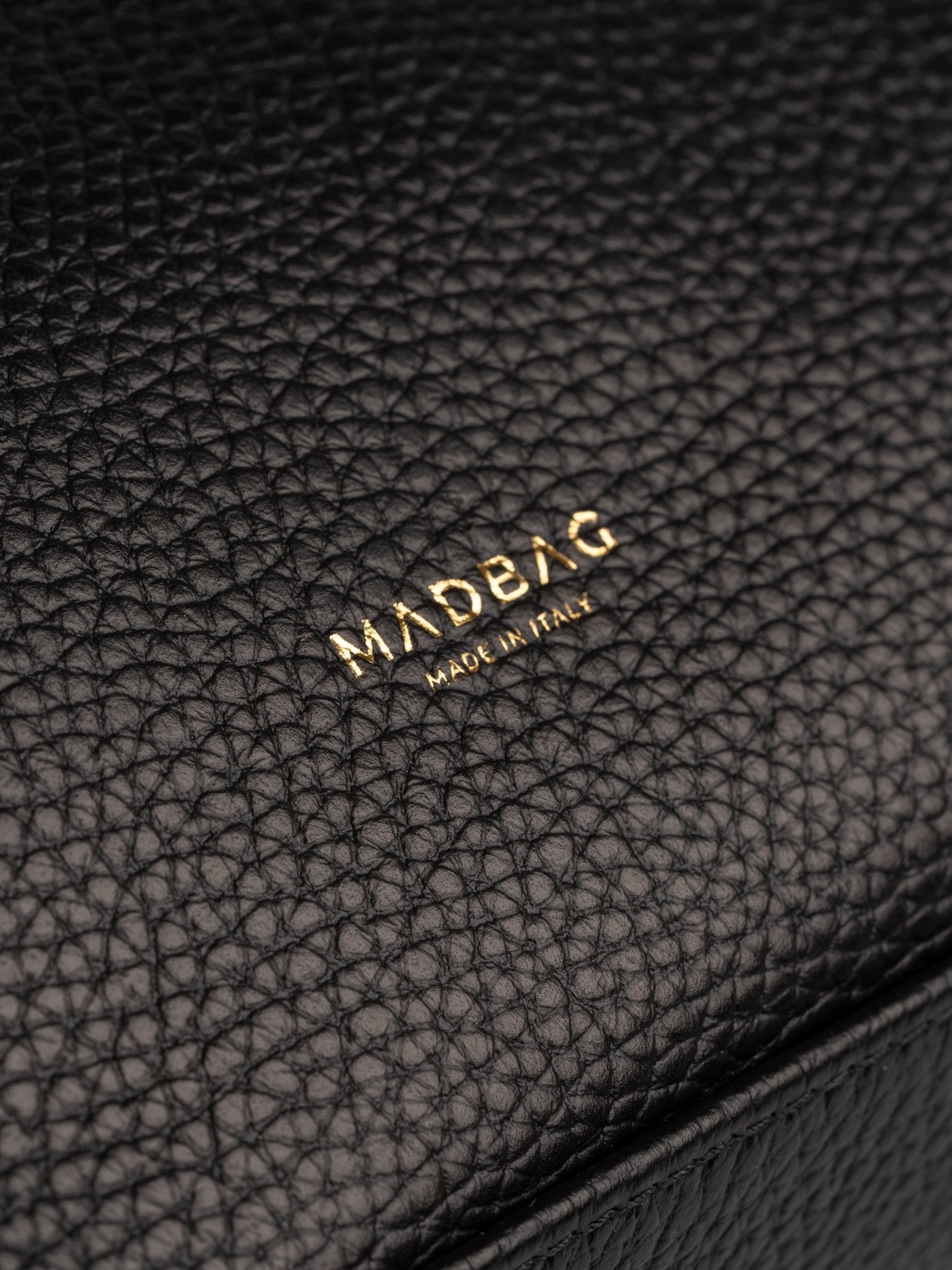 BELLUCCI in Pelle Nera