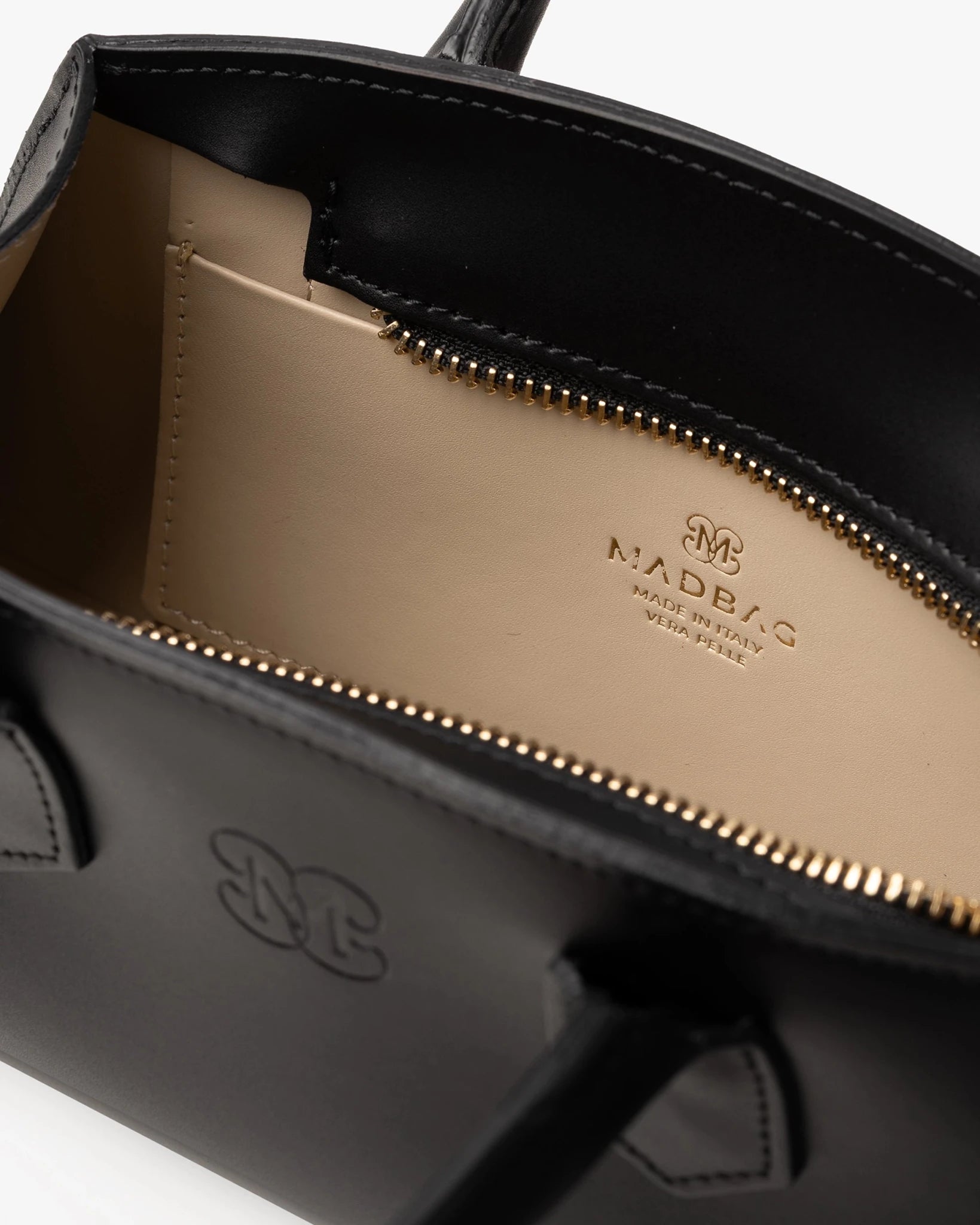 Small Bassotto in Pelle Black - MADBAG® STORE OFFICIAL | Borse Di Lusso Artigianali 100% Made In Italy