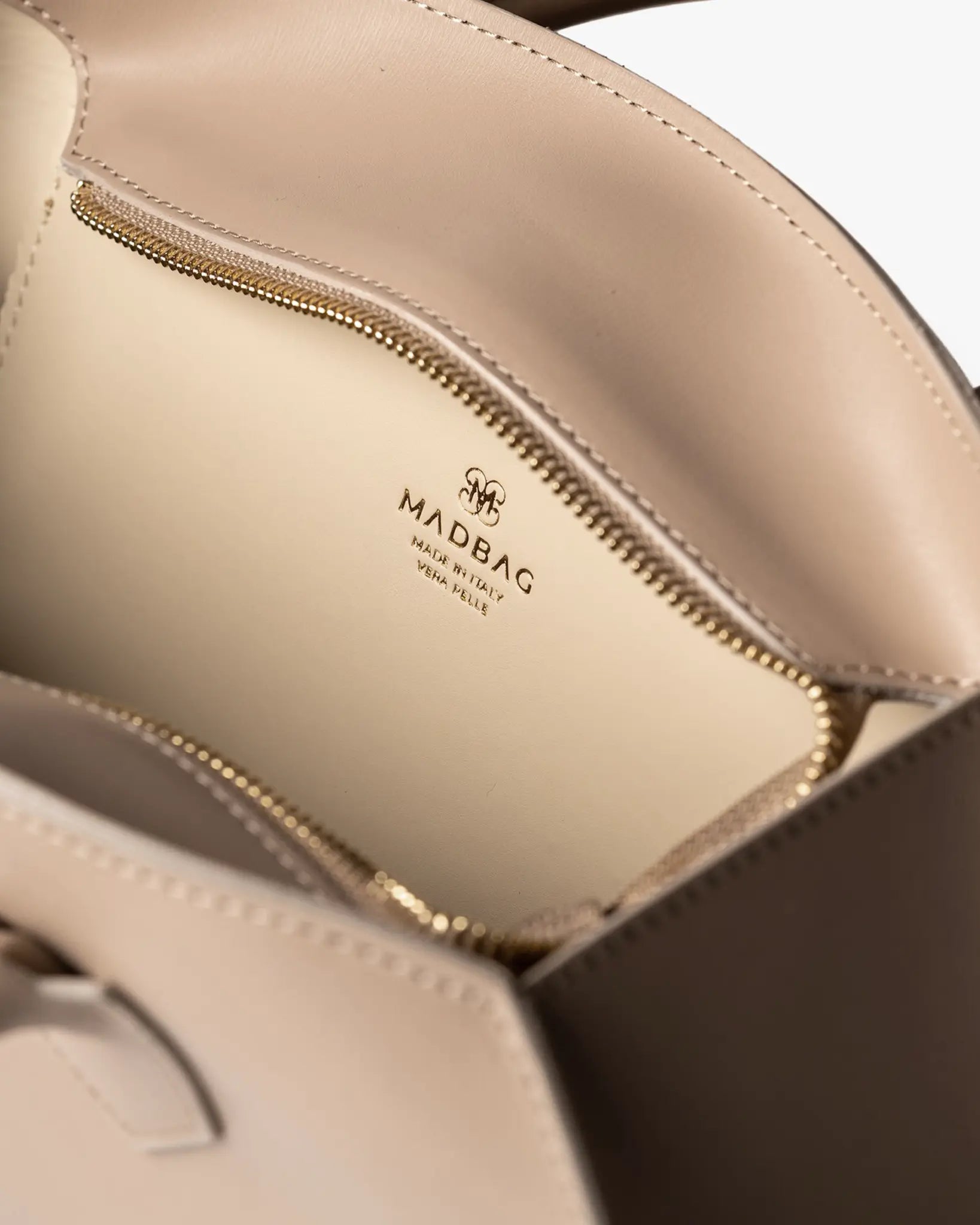 BASSOTTO in Pelle Beige - MADBAG® STORE OFFICIAL | Handcrafted Luxury Bags Made in Italy