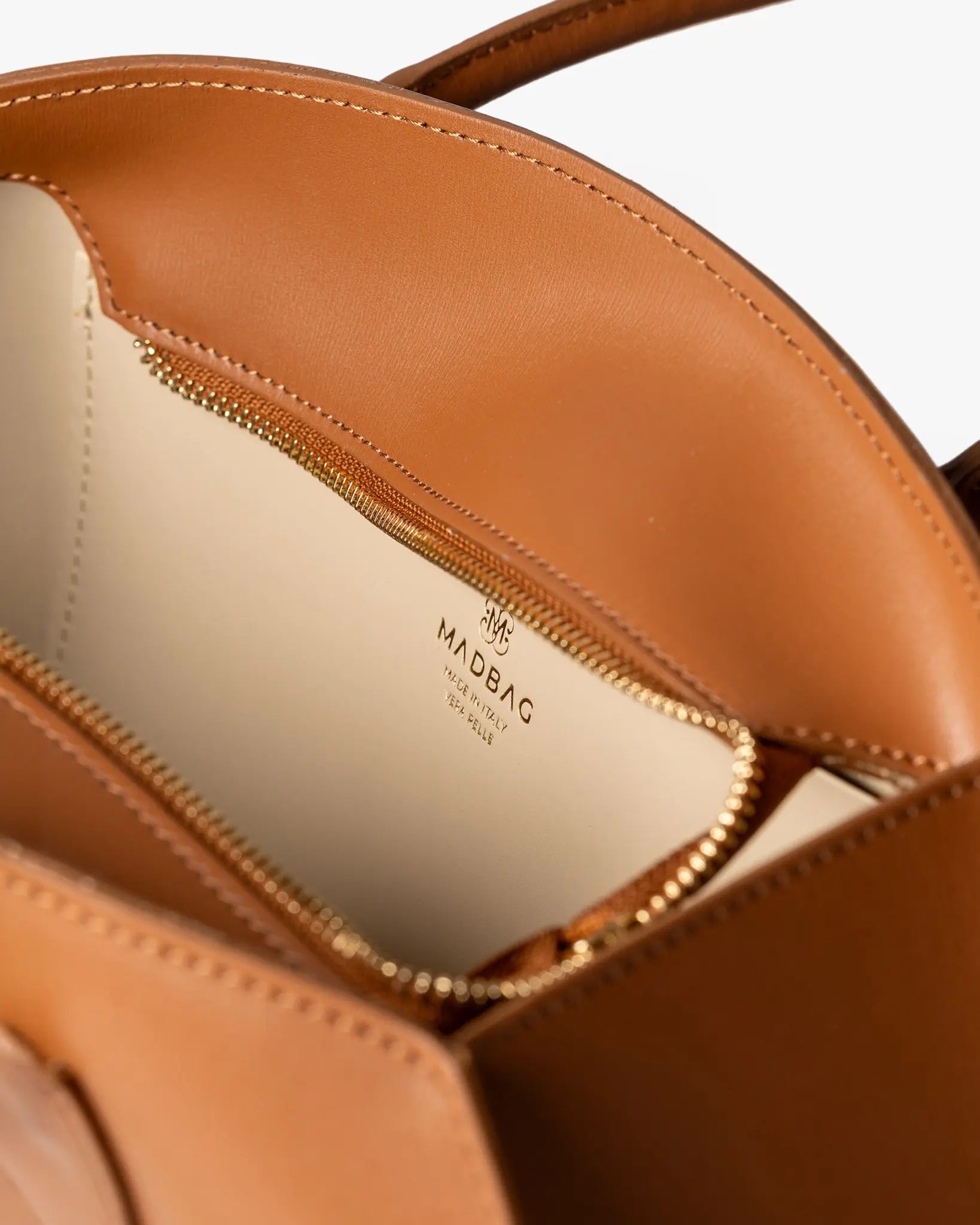 BASSOTTO in Pelle Camel - MADBAG® STORE OFFICIAL | Handcrafted Luxury Bags Made in Italy