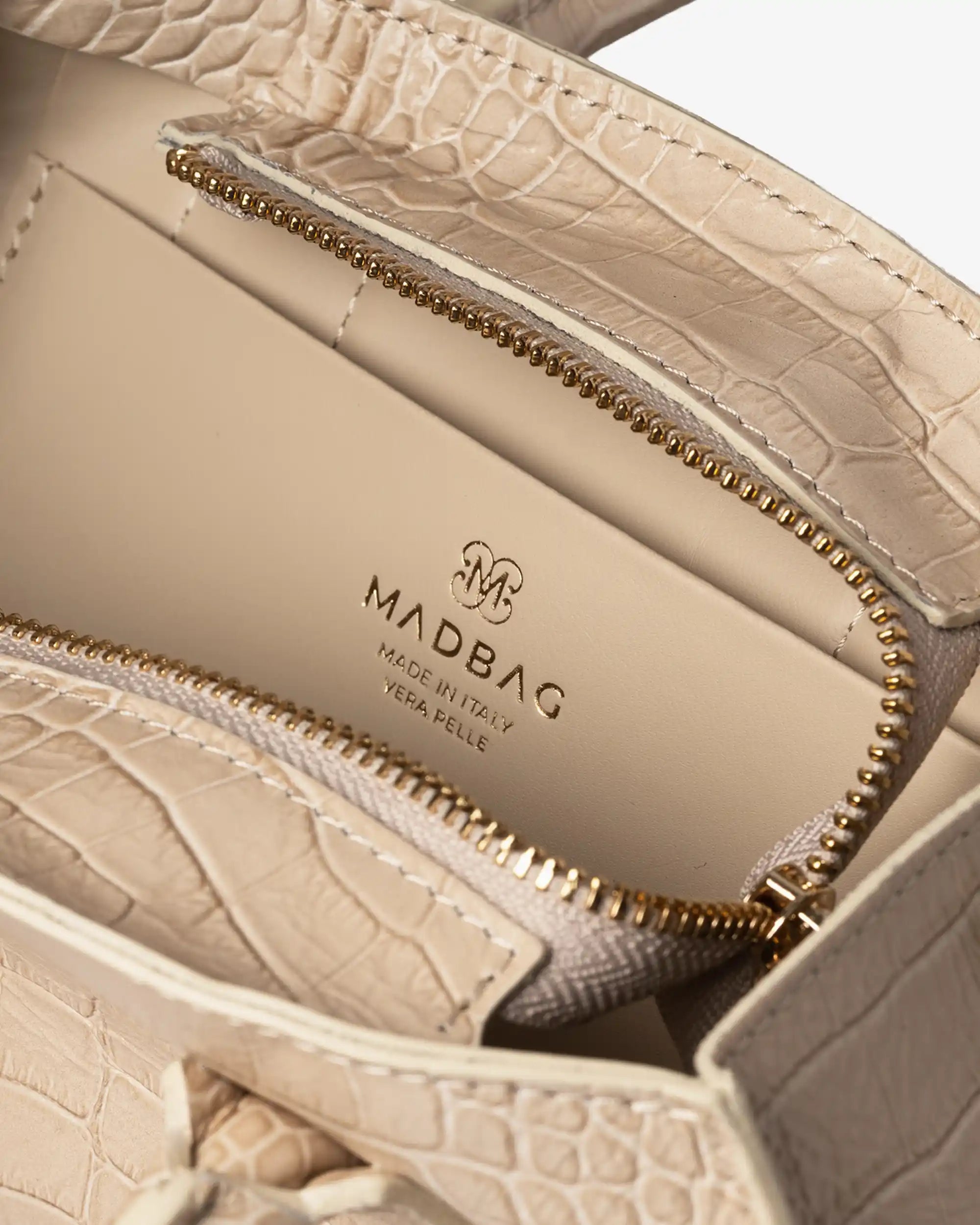 Small Bassotto en Piel Croc Beige
